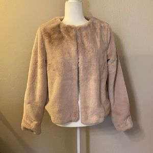 ❌SOLD❌ ✨NWT Divided by H&M Blush Faux Fur Coat.